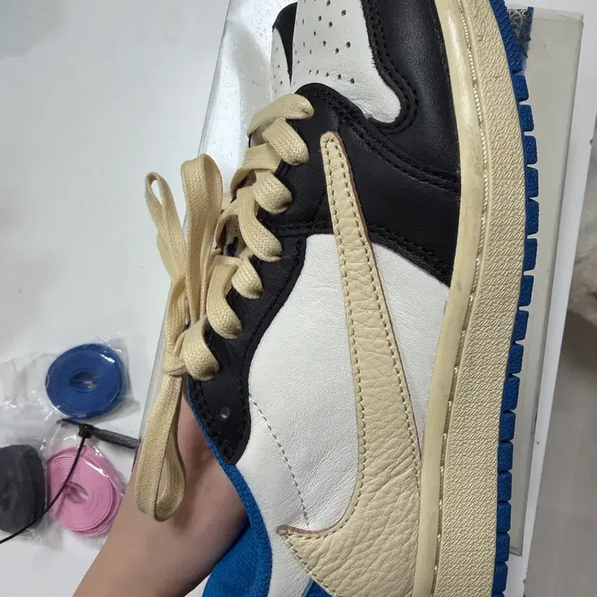 [BUNJANG] Air Jordan 1 Travis Scott Fragment Retro Low / 조던1 트래비스 스캇 프라그먼트 레트로 로우(240)