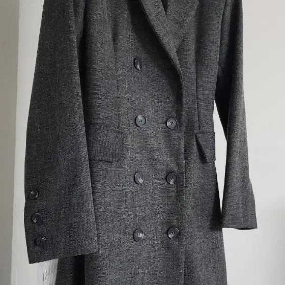 [BUNJANG] Double-Button Long Jacket / 고급스럽고 슬림핏으로 떨어지는 더블버튼 롱자켓
