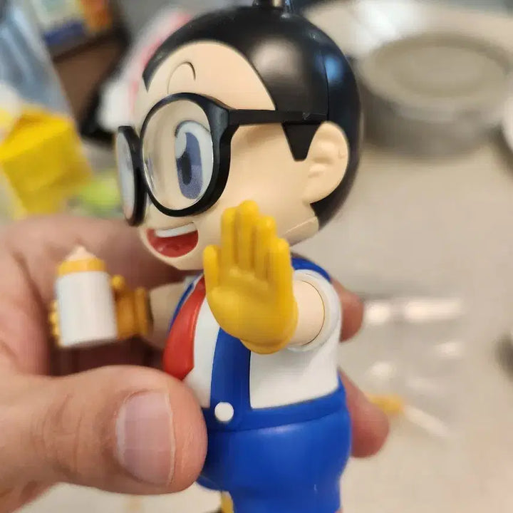 [BUNJANG] Dr. Slump Obotcha Man Figure Kit / 닥터슬럼프 오보차맨 피규어 조립품