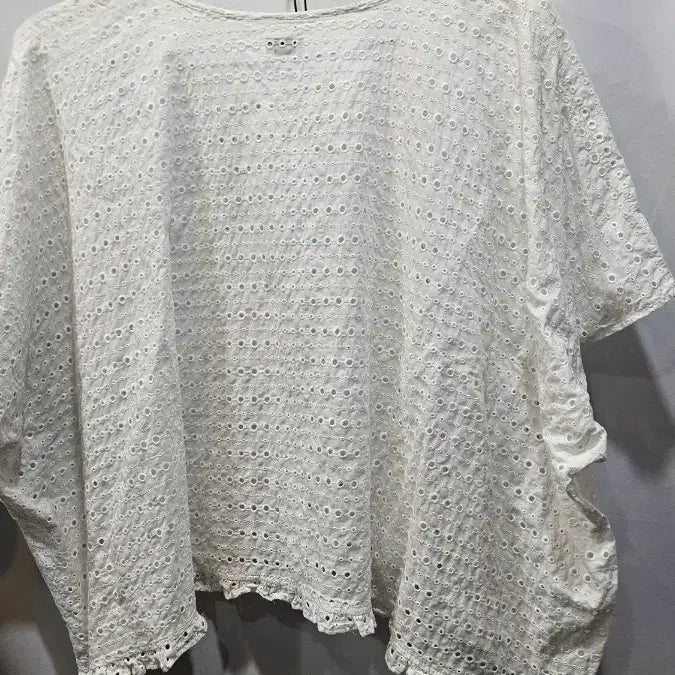 [BUNJANG] White Cotton Punch Embroidery Wide Crop Blouse SS4 / 일본제 면100 펀칭자수 화이트 와이드 크롭 블라우스 ss4