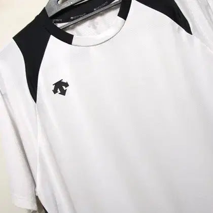 [BUNJANG] Descente Poly Mesh Functional T-Shirt / 데상트 폴리메쉬 기능성티 택95