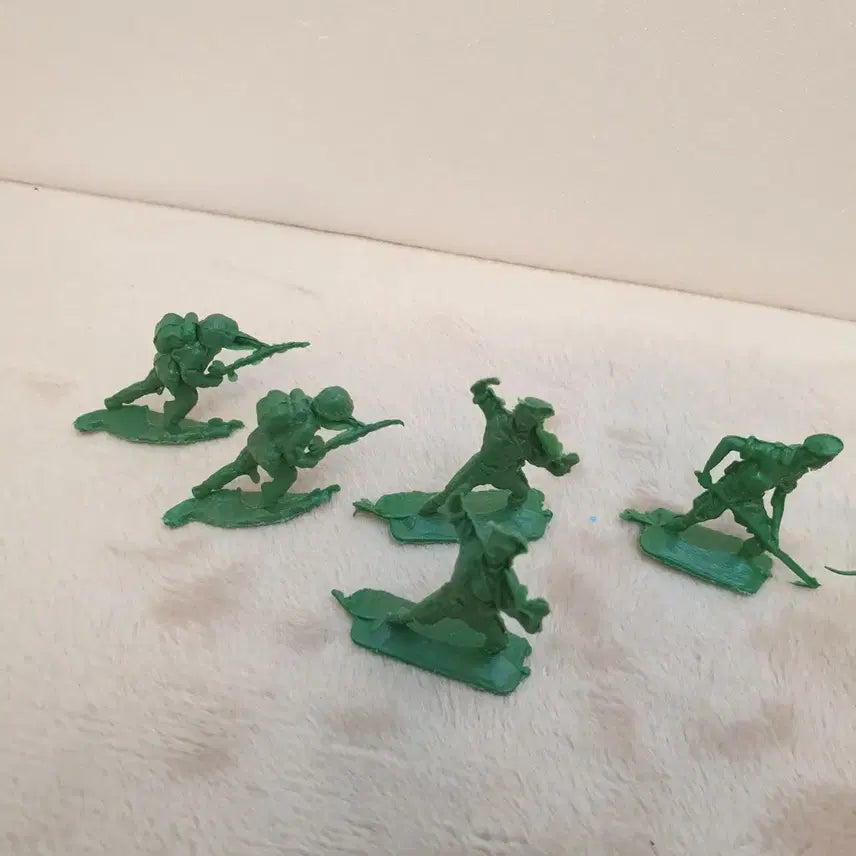 [BUNJANG] Miniature Soldier Figures Set (Approx. 3cm) / 약3cm 소형 군인 피규어 모형 아미맨 버켓솔져