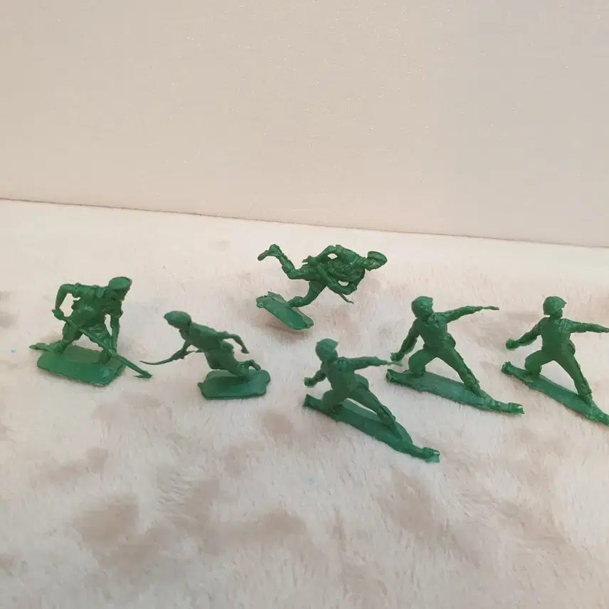 [BUNJANG] Miniature Soldier Figures Set (Approx. 3cm) / 약3cm 소형 군인 피규어 모형 아미맨 버켓솔져