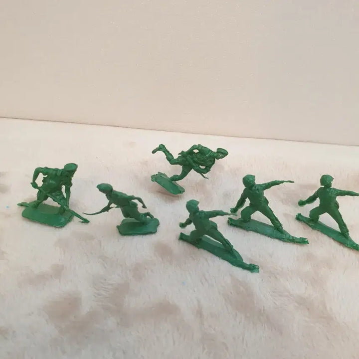 [BUNJANG] Miniature Soldier Figures Set (Approx. 3cm) / 약3cm 소형 군인 피규어 모형 아미맨 버켓솔져