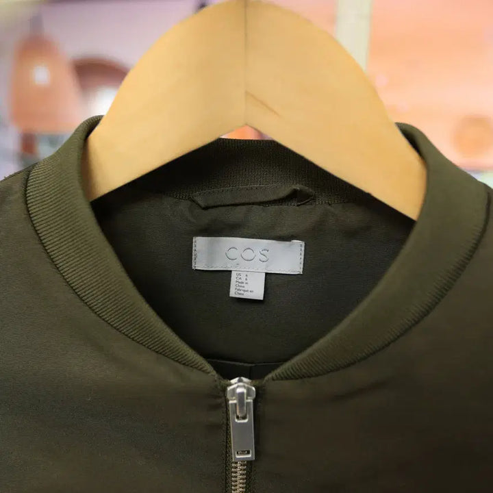 [BUNJANG] COS Khaki Bomber Jacket Unused Condition Dry Cleaned Unisex / COS 카키 봄버 미사용급 드라이 완료 / 공용