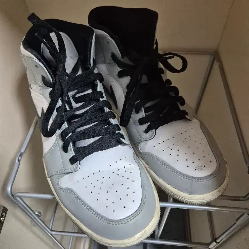 [BUNJANG] Nike Air Jordan 1 Mid Light Smoke Grey / 나이키 에어 조던 1 미드 라이트 스모크 그레이