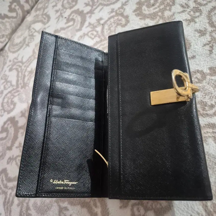 [BUNJANG] Salvatore Ferragamo Gancini Saffiano Black Long Wallet / 페라가모 간치니 사피아노 블랙장지갑