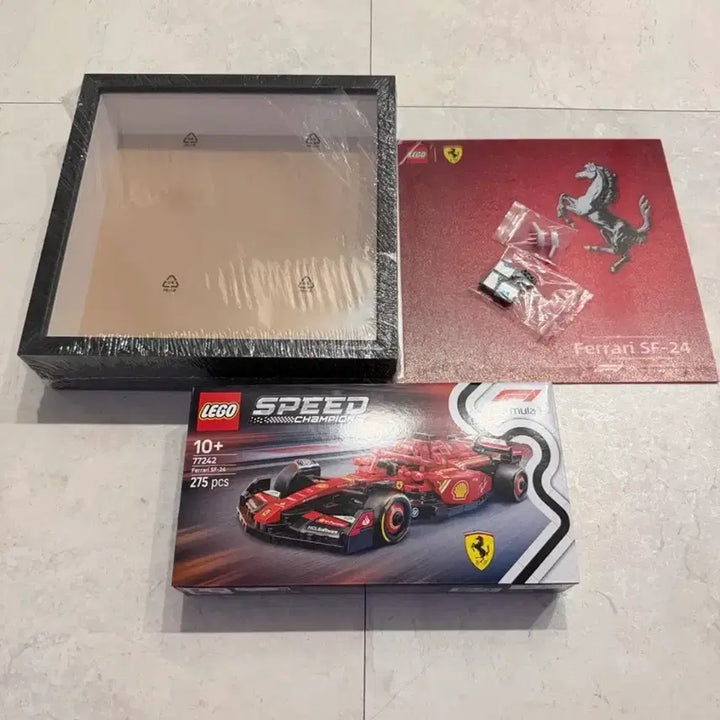 [BUNJANG] LEGO 77242 with Custom Frame / 레고 77242 + 전용 액자 판매합니다