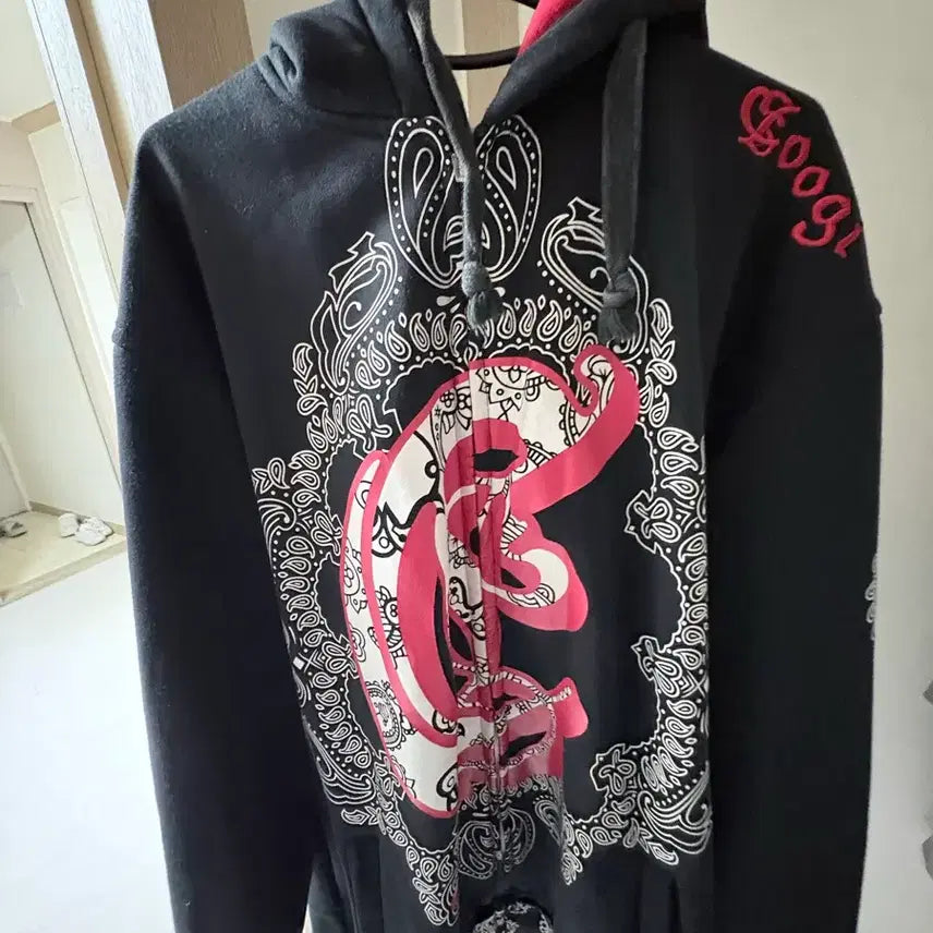 [BUNJANG] Kugi Black Paisley Hoodie / 구기 블랙 로고 페이즐리 후드티