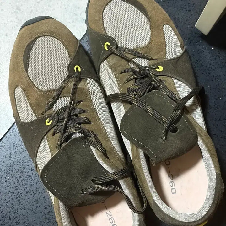 [BUNJANG] Negative Three Asymmetry Sneakers Khaki Brown 280 / 네거티브쓰리Asymmetry Sneakers_Khaki Brown 280