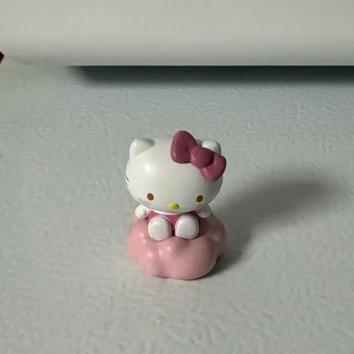 [BUNJANG] Sanrio Angel Baby Kitty Cloud Figure / 산리오 엔젤 베이비 키티 구름 피규어
