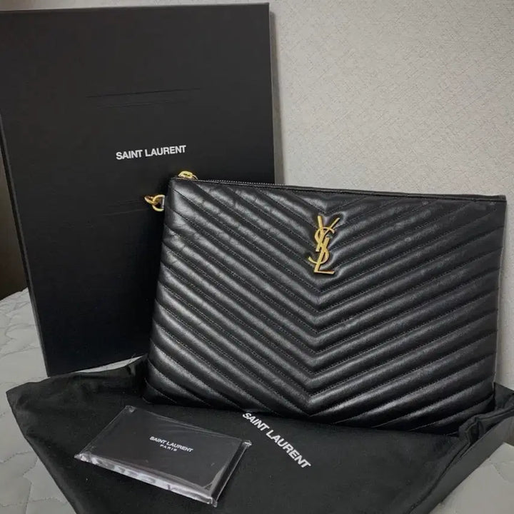 [BUNJANG] Saint Laurent Matelassé Clutch Black Gold Hardware / 생로랑 마틀라세 클러치 블랙 금장