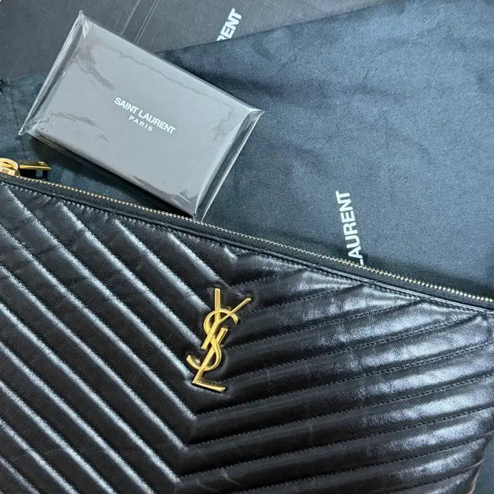 [BUNJANG] Saint Laurent Matelassé Clutch Black Gold Hardware / 생로랑 마틀라세 클러치 블랙 금장