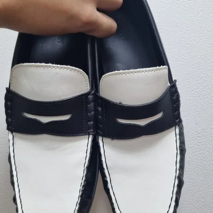 [SOLD OUT] 자라 블랙 화이트 페니 로퍼 280