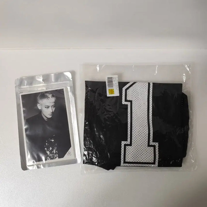 [BUNJANG] EXO Overdose Era Photo Set + Concert Mesh Tank Top / [미개봉] 엑소 EXO 2014 중독 인화사진 세트+콘서트 메쉬 민소매