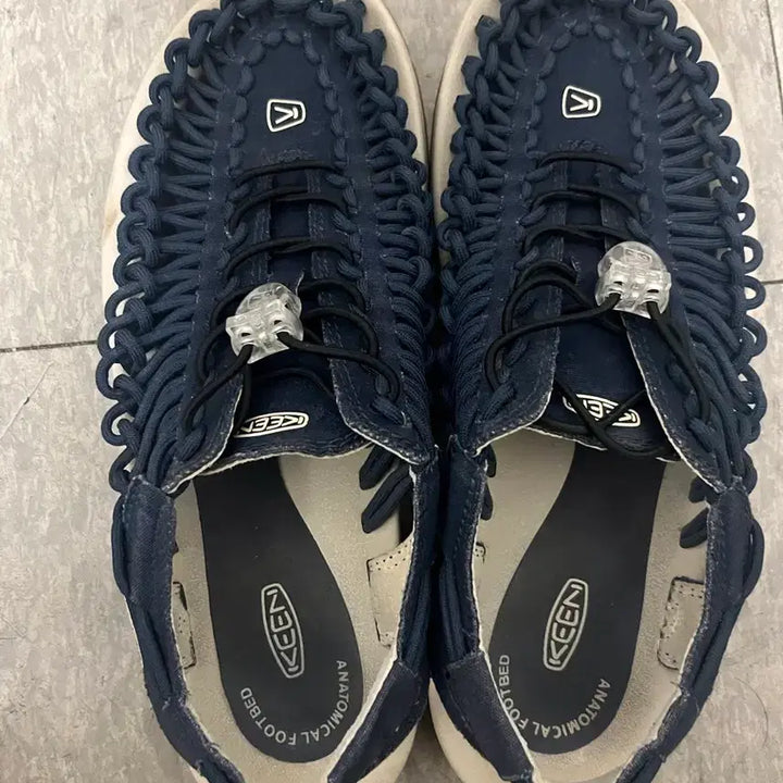 [BUNJANG] Keen UNEEK Navy Sandals / 킨 UNEEK 유니크 네이비 샌들