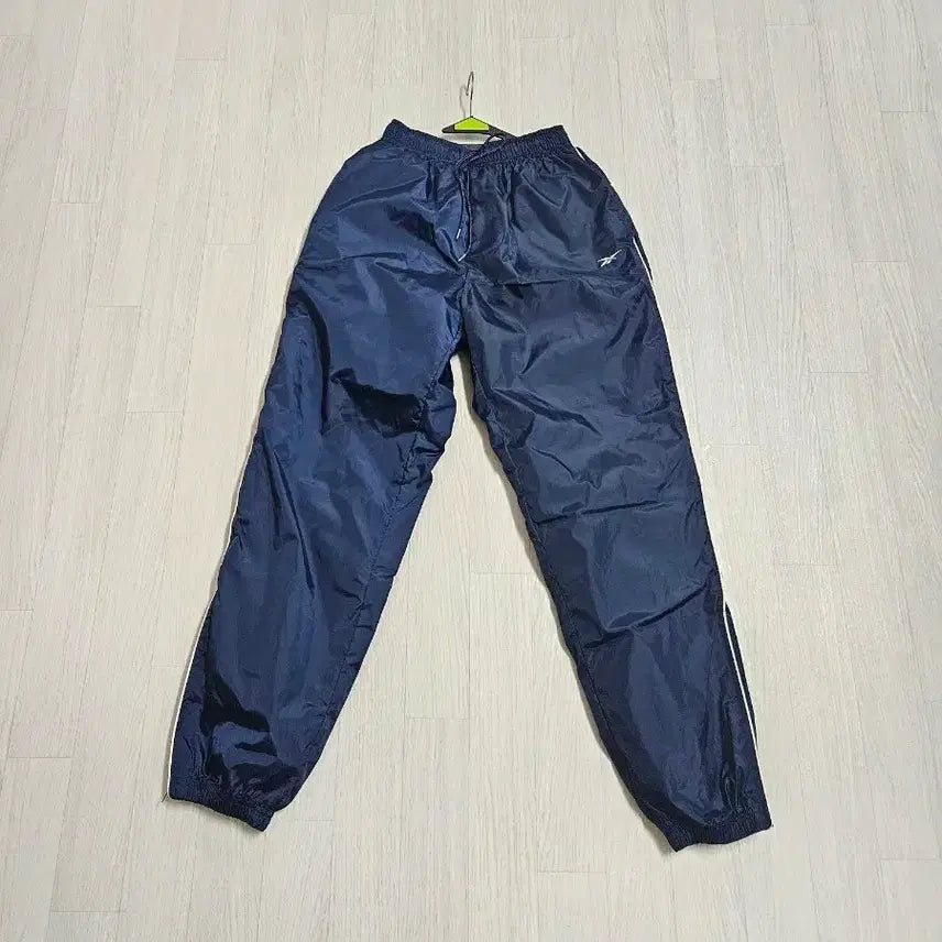 [BUNJANG] Reebok Navy Windbreaker Training Pants / 리복 네이비색 바람막이 트레이닝 바지 팔아요~