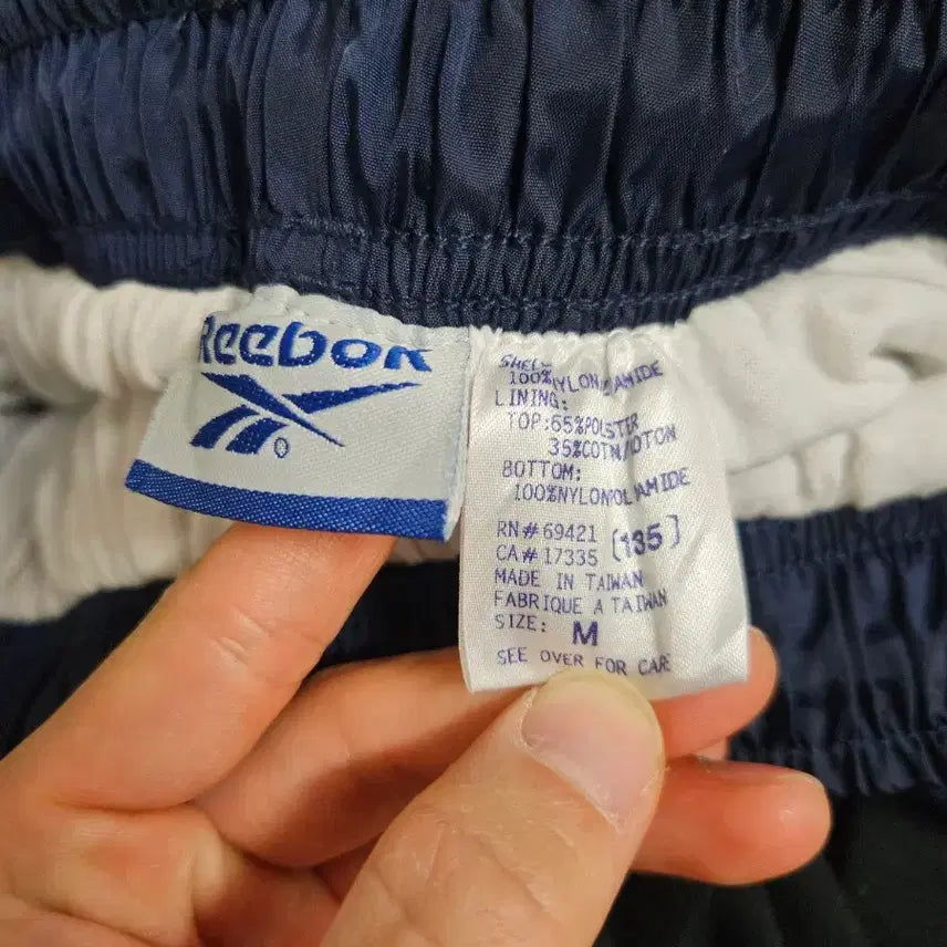 [BUNJANG] Reebok Navy Windbreaker Training Pants / 리복 네이비색 바람막이 트레이닝 바지 팔아요~
