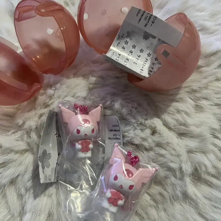 [BUNJANG] Sanrio Characters Sakura Kuromi Gacha (2-Piece Set) Sealed / 산리오 캐릭터즈 사쿠라 쿠로미 가챠 2개 미개봉