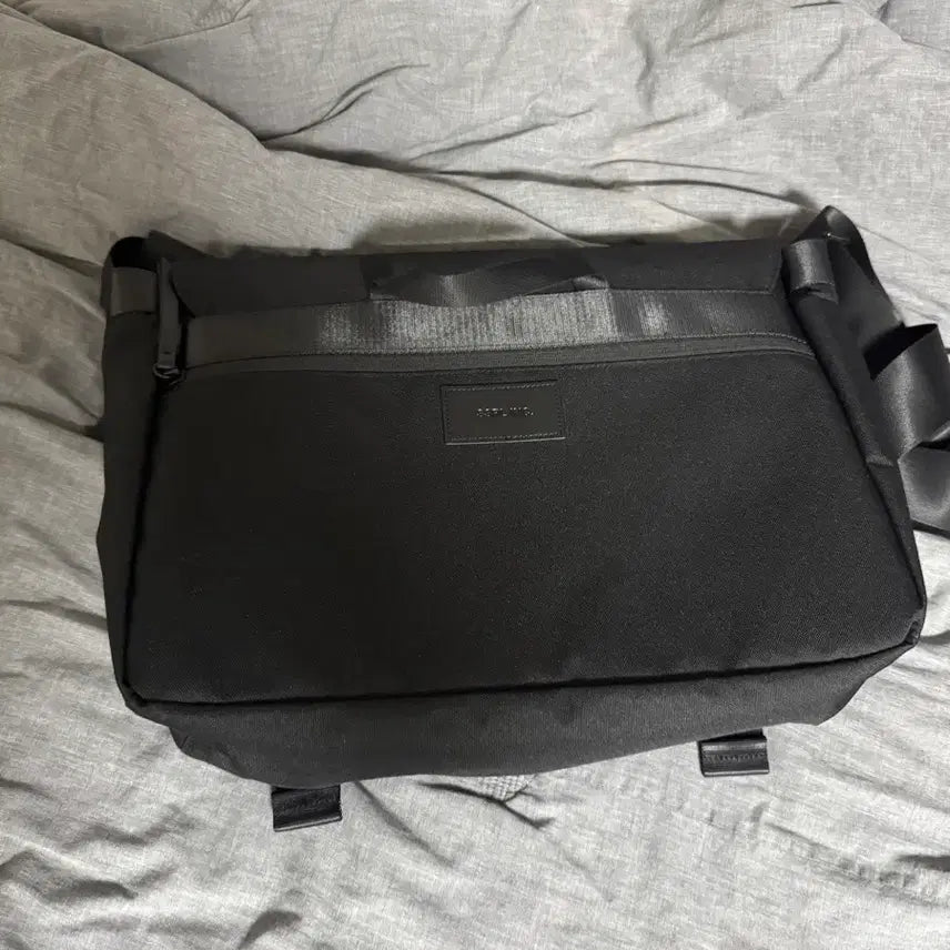 [BUNJANG] SSRL Double Pocket Messenger Bag / ssrl 더블 포켓 메신저백