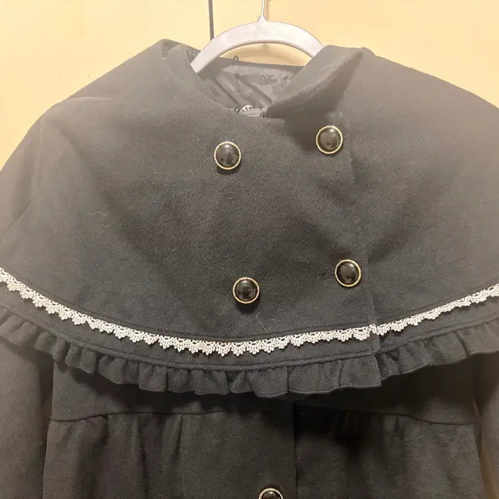 [BUNJANG] Axes Femme Black Lace Cape Coat / 케이프 코트 블랙 레이스 장식 axes 빈티지 코트