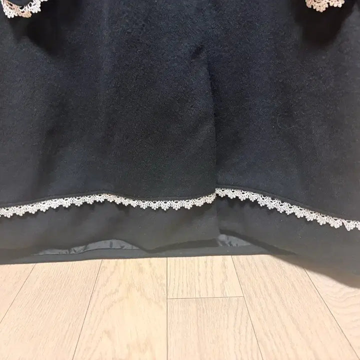 [BUNJANG] Axes Femme Black Lace Cape Coat / 케이프 코트 블랙 레이스 장식 axes 빈티지 코트