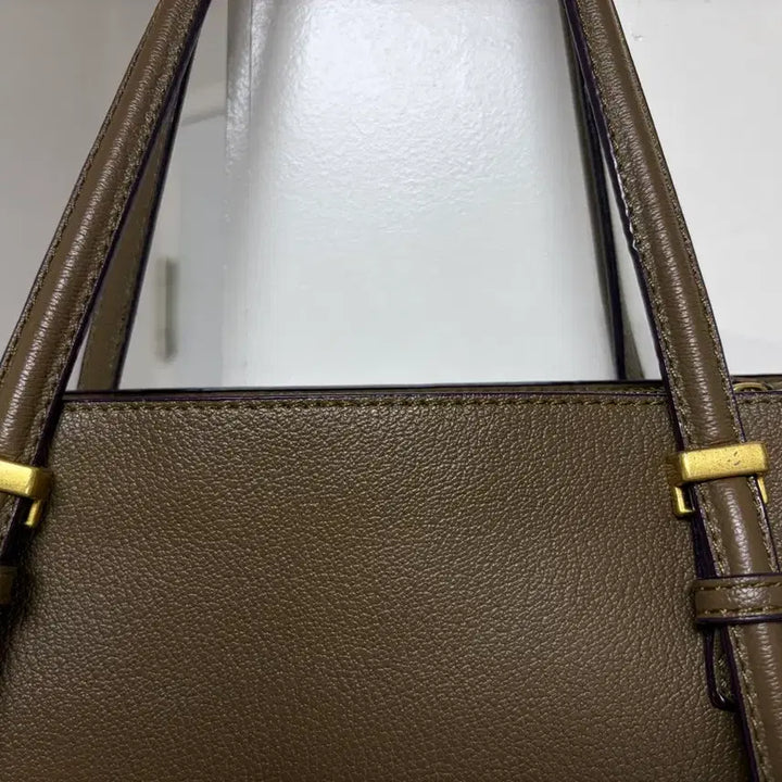 [BUNJANG] Charles &amp; Keith Classic Double Handle Tote Bag (Khaki) / 찰스앤키스 클래식 더블핸들토트백 (카키)
