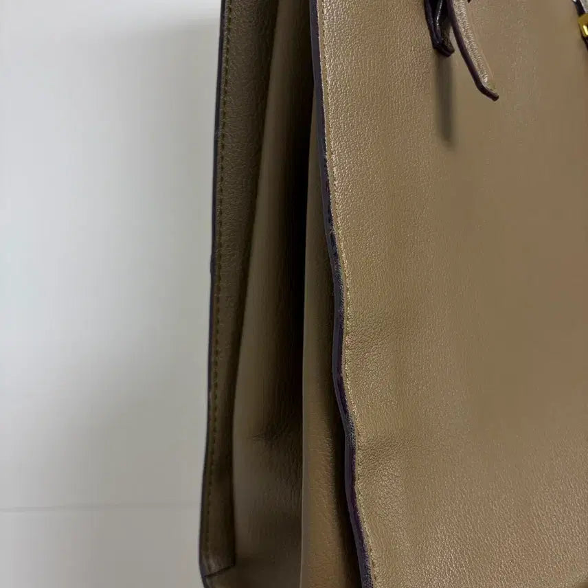 [BUNJANG] Charles &amp; Keith Classic Double Handle Tote Bag (Khaki) / 찰스앤키스 클래식 더블핸들토트백 (카키)