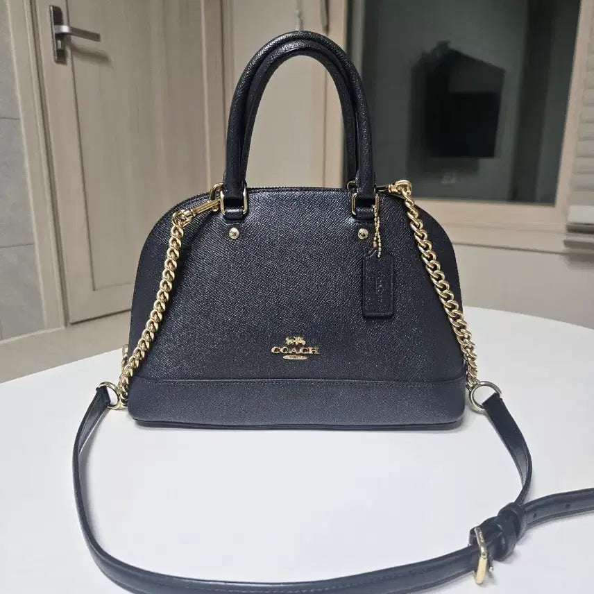 [BUNJANG] Coach Black Dome Tote Bag with Chain Strap / 코치 블랙 돔 토트백 체인 스트랩