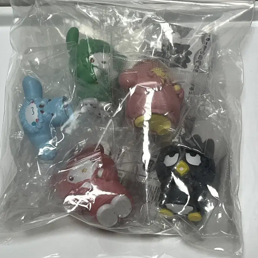 [BUNJANG] Sanrio Mukyuu Hooded T-Shirt Gacha Figure 5-Piece Bundle Set / [풀세트] 산리오 무규규 후드티 가챠 피규어