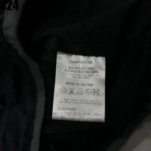 [BUNJANG] Travel Black Windbreaker Jumper Size 100 / 트레블 블랙 바람막이 점퍼 100