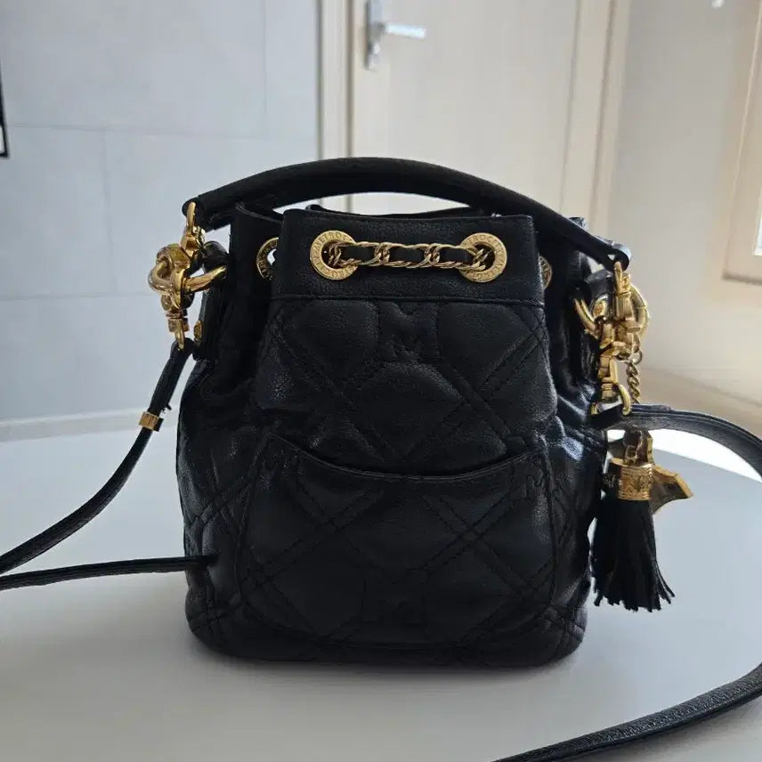 [BUNJANG] Metrociti Black Quilted Bucket Bag / 메트로시티 블랙 퀼팅 버킷백 가방