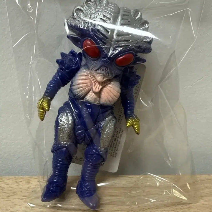 [BUNJANG] Bandai Benzen Alien Monster Figure / 반다이 괴수 피규어 벤젠성인