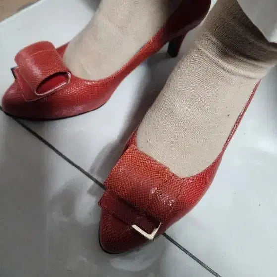[BUNJANG] Shoes Oulls Red Heels 245 cm / 슈올즈 빨간 구두 245 ( 새상품 ) 굽7cm