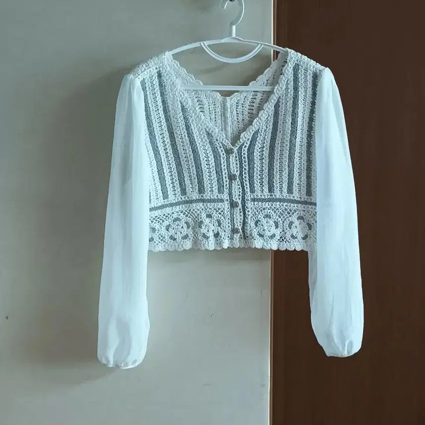 [BUNJANG] White Lace Crochet Blouse / 화이트 레이스 크로셰 블라우스