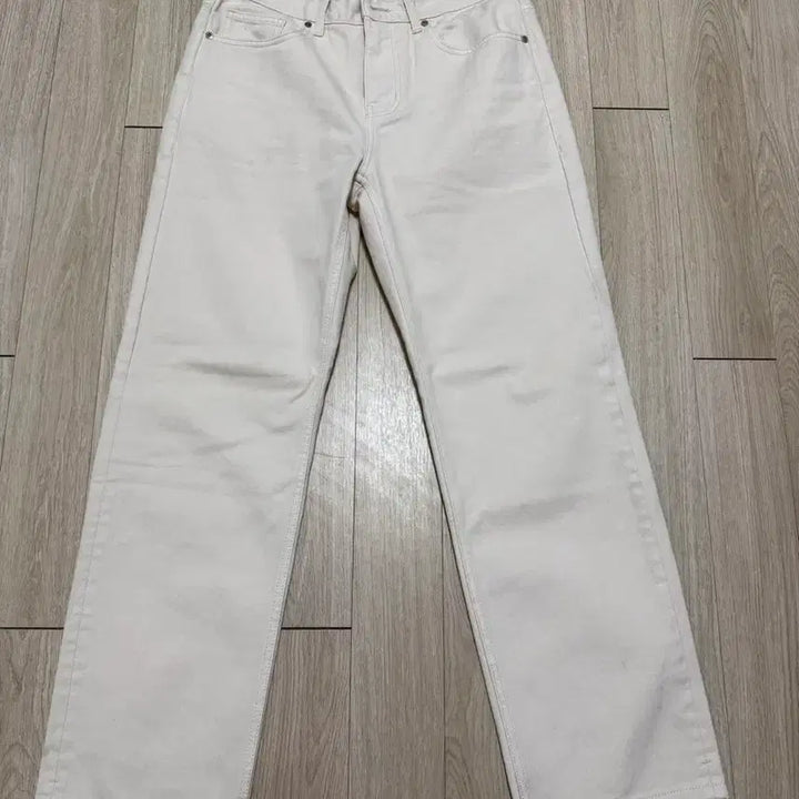 [SOLD OUT] 무탠다드 스트레이트 데님팬츠 크림 32 팝니다