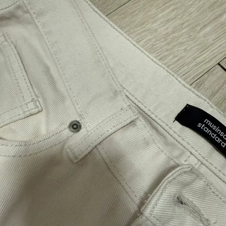 [SOLD OUT] 무탠다드 스트레이트 데님팬츠 크림 32 팝니다