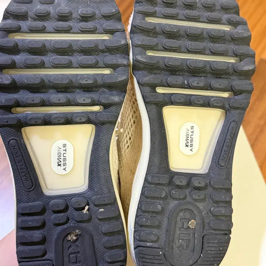 [BUNJANG] Nike x Stussy Air Max 2013 Fossil Sneakers / (235)나이키 스투시 에어맥스 2013 파슬