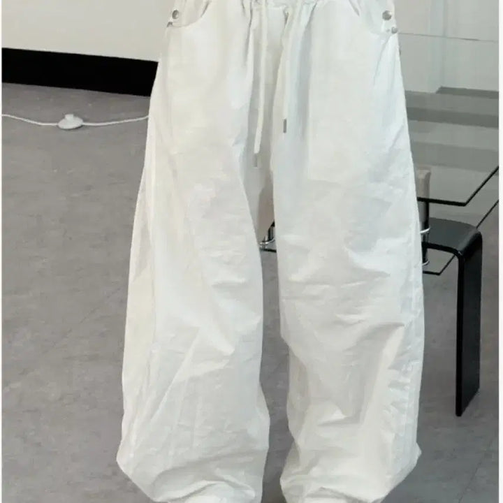 [BUNJANG] Kang Min Young Dandelion Ribbed Cotton Cutout Pants White / 강민영 단델리온 리벳 면 절개팬츠 화이트