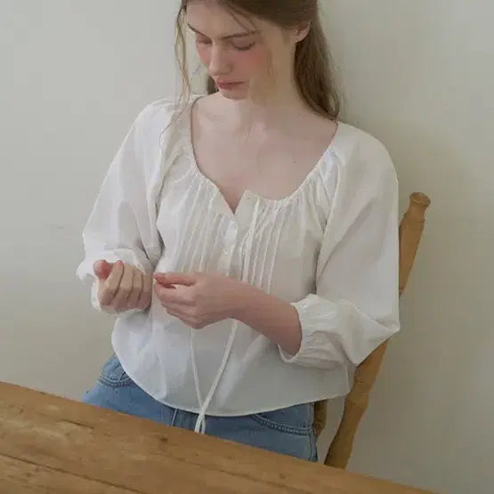 [BUNJANG] La Mure Olia Pintuck Blouse Ivory / 라무어 Olia 핀턱 블라우스 아이보리