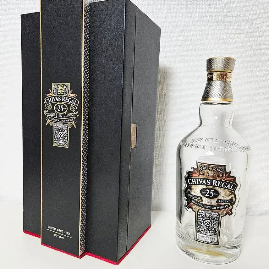 [BUNJANG] Chivas Regal 25 Year Old Whisky Empty Bottle &amp; Case / 시바스리갈 25년산 위스키 공병 빈병 양주 수집품