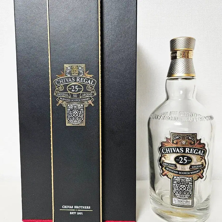 [BUNJANG] Chivas Regal 25 Year Old Whisky Empty Bottle &amp; Case / 시바스리갈 25년산 위스키 공병 빈병 양주 수집품