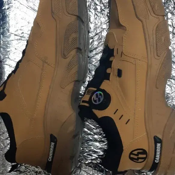 [BUNJANG] CANNRRRN Beige Sneakers 275 / CANNRRRN 베이지색 운동화275