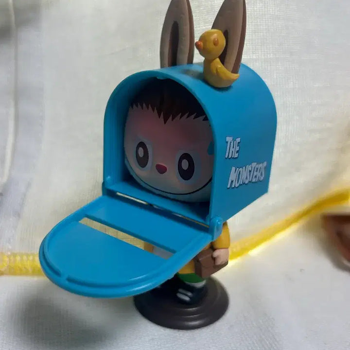 [BUNJANG] Labubu "Awkward Operation" Figure (Pop Mart) / 라부부 어설픈 작전 피규어 (팝마트)