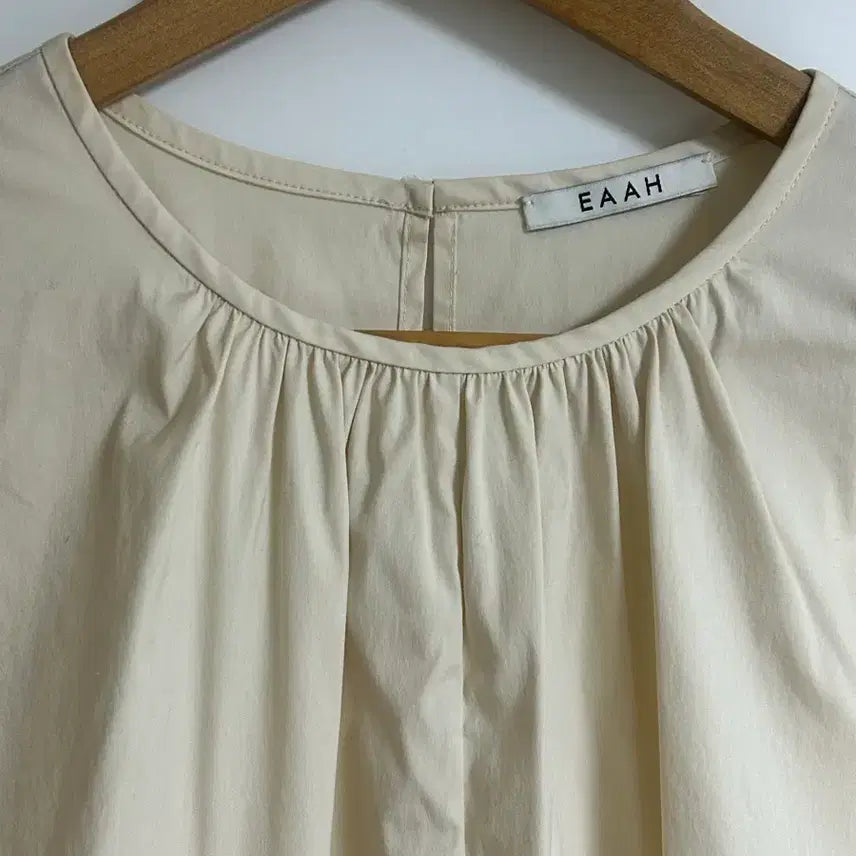 [BUNJANG] EAAH Blouse Ivory / EAAH 블라우스
