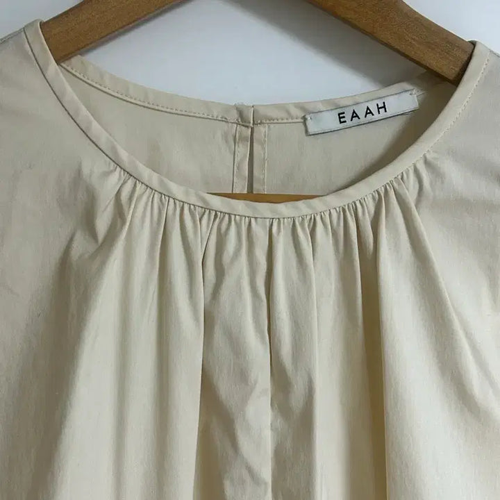[BUNJANG] EAAH Blouse Ivory / EAAH 블라우스