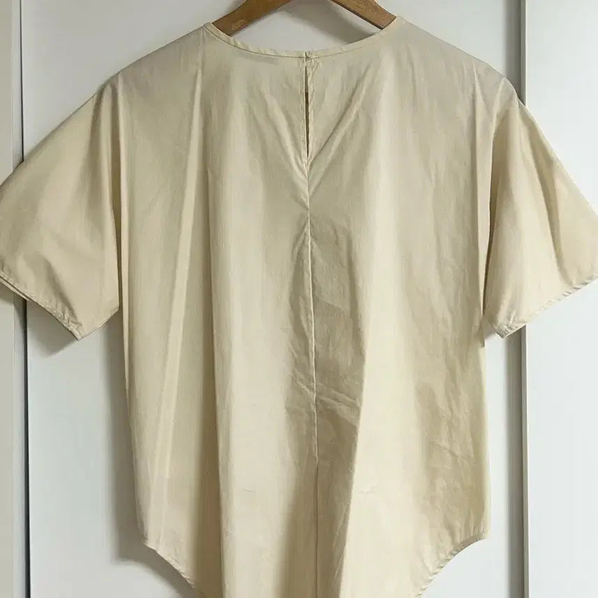 [BUNJANG] EAAH Blouse Ivory / EAAH 블라우스