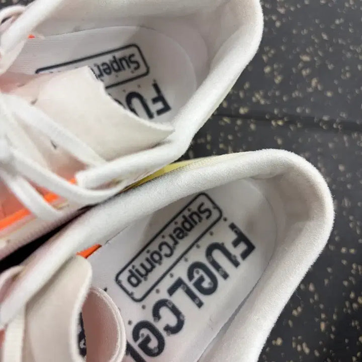 [BUNJANG] New Balance FuelCell SC Elite v4 Running Shoes 280 / 퓨어셀 SC 엘리트 v4 러닝화 280(D)
