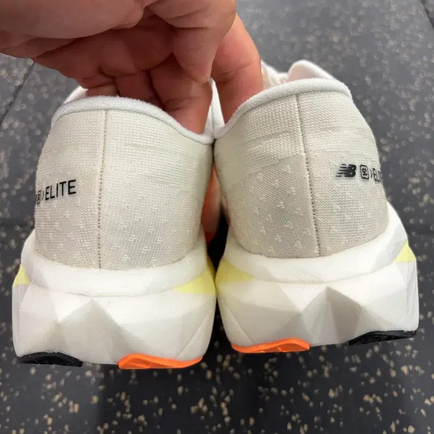 [BUNJANG] New Balance FuelCell SC Elite v4 Running Shoes 280 / 퓨어셀 SC 엘리트 v4 러닝화 280(D)