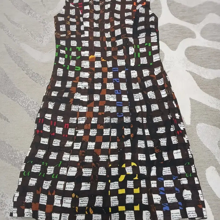 [BUNJANG] Moschino Cheap &amp; Chic Antique Text Pattern Sleeveless Dress / MOSCHINO Cheap &amp; Chic 모스키노 엔틱 텍스트 패턴 원피스